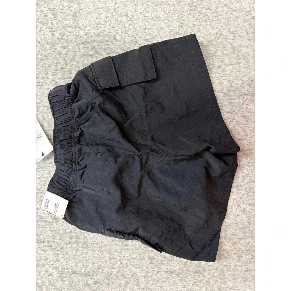 Nike Womens Sportswear Essential High Rise Cargo‎ Shorts Black DM6247-010 XS